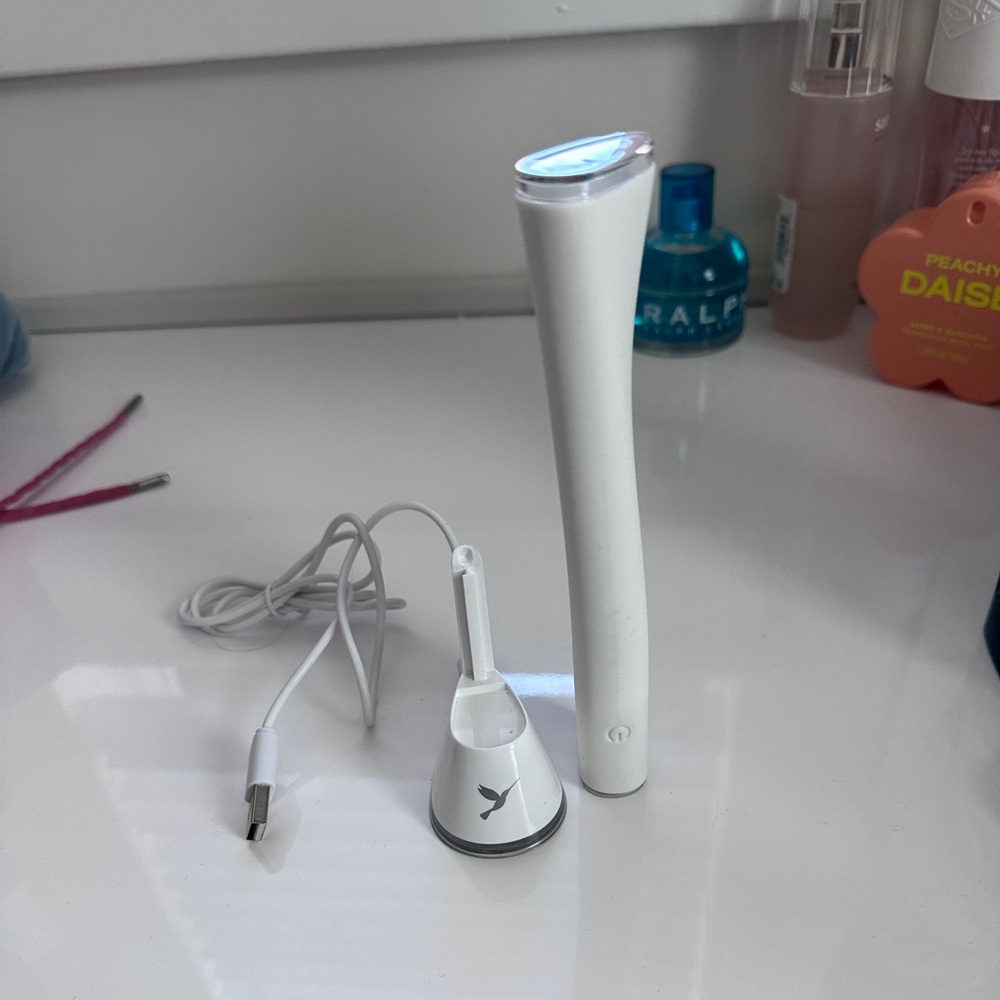 Dermaflash LUXE Anti-Aging Sonic Dermaplaning + Peach Fuzz Removal Device